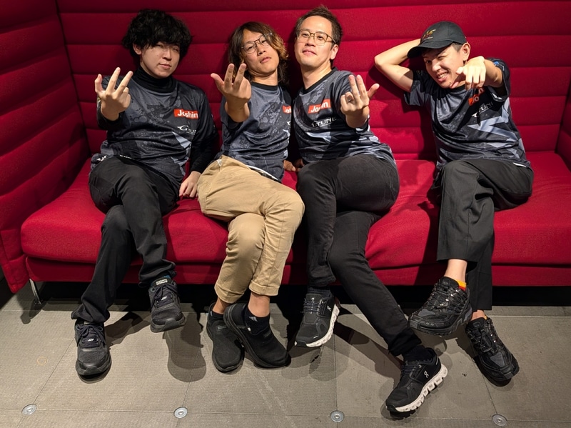 見事に勝利したCAG OSAKAのメンバーたち