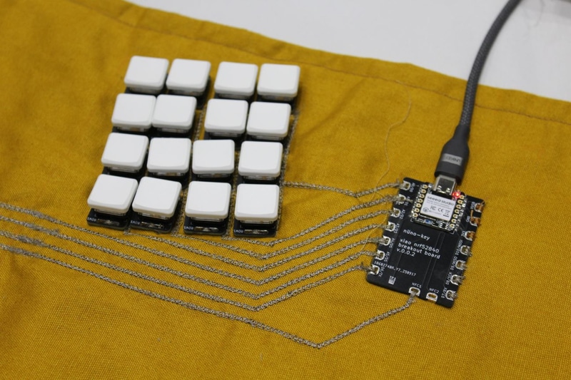布上に回路を印刷したキーボード