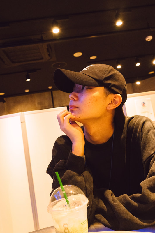 Good 8 SquadのさはらはVARRELのエドのスパーリングパートナーとして来場(撮影: 志田)