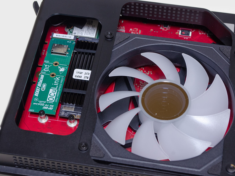 空きのM.2スロットへOCuLinkアダプタを接続