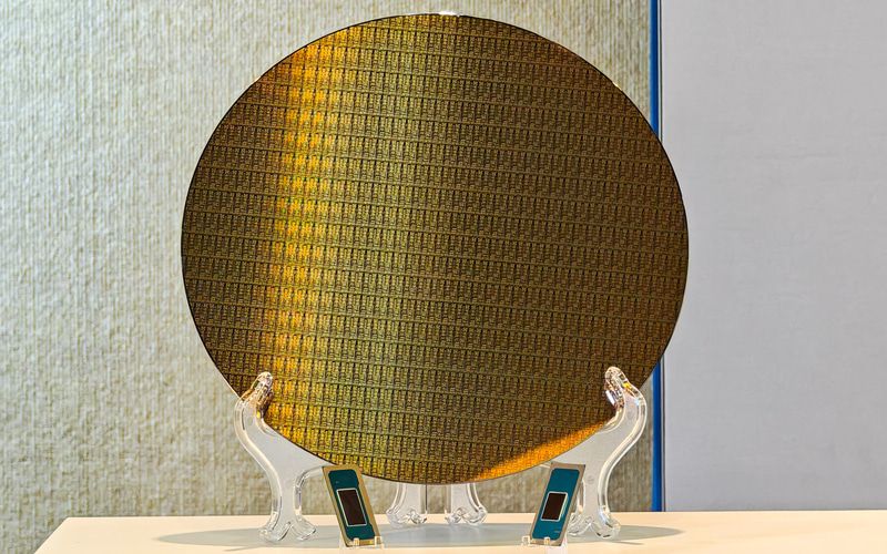 Intel 18Aで製造されているPanther Lakeコンピュートタイルのウェハ