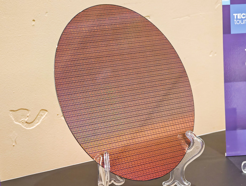 Clearwater Forestコンピュートタイルのウェハ