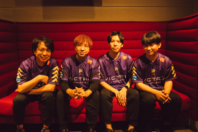 惜しくも敗れてしまったVictrix FAV gamingのメンバーたち