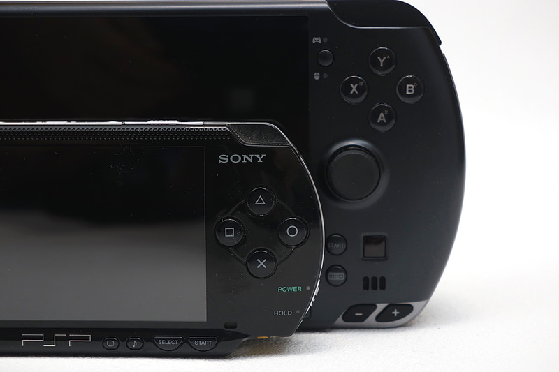 ボタンのサイズは意外にもPSPと同じ。先代のGPD WIN 4までが小ぶりだったとも言う