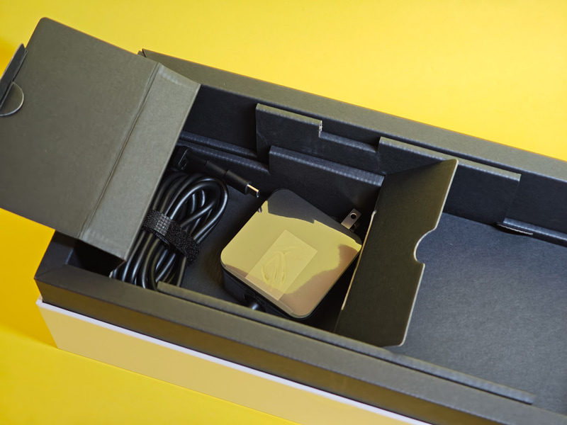 USB Type-CのACアダプタ