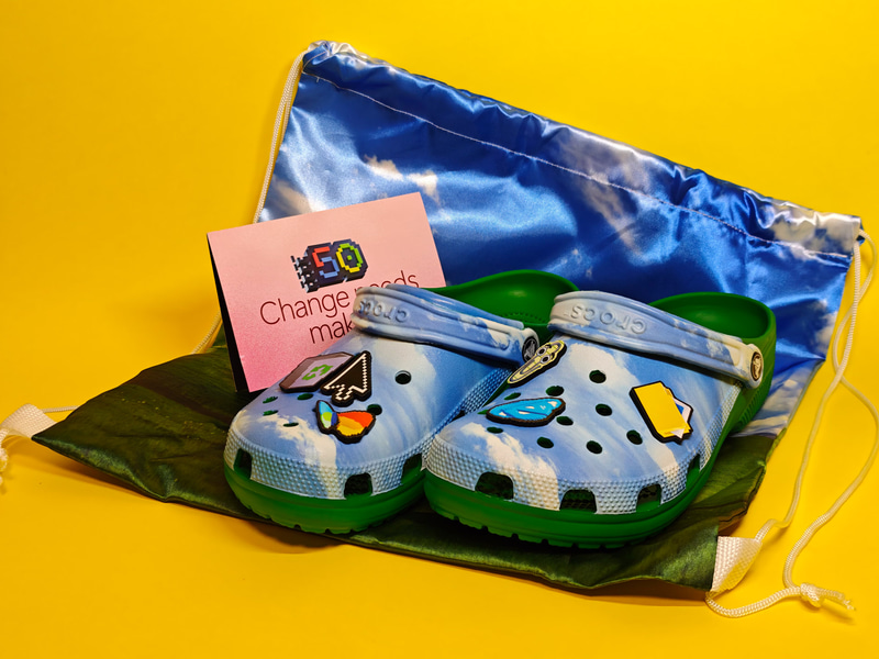 パッケージに含まれていた内容物、XP大草原柄の巾着もなかなかイカス