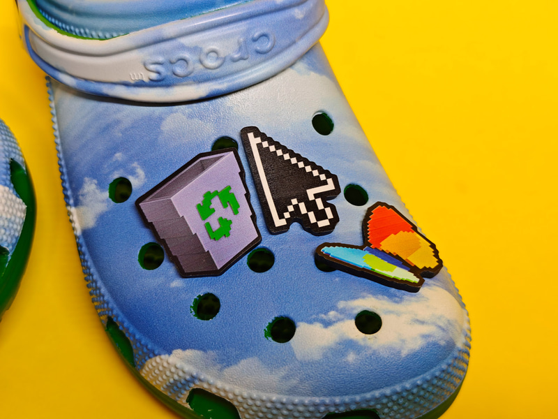 右足側のジビッツ、「ごみ箱」「矢印」「MSN」。MSNはまだ現役のような気もするが……