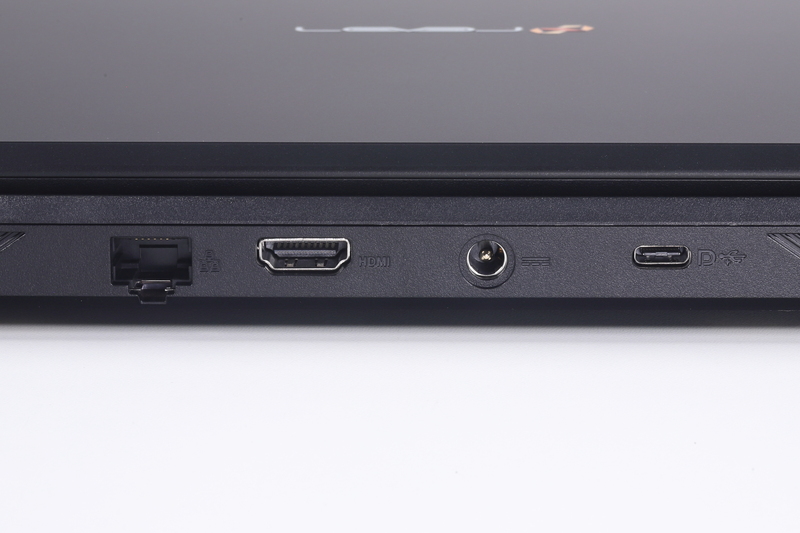 背面。有線LAN(1GbE)、HDMI、電源入力、USB Type-C