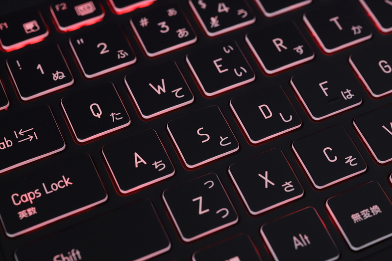 キーボードの各キーはRGB LEDバックライトを備えている