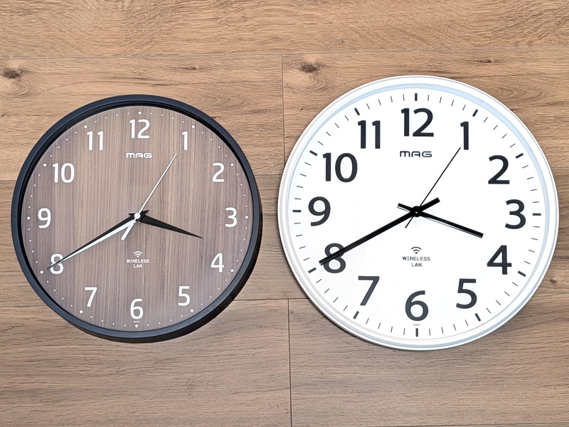 前回紹介した「W-811」(右)との比較。直径はやや小さい292mm。「W818」の色違い3モデルの中でも特に色が濃い