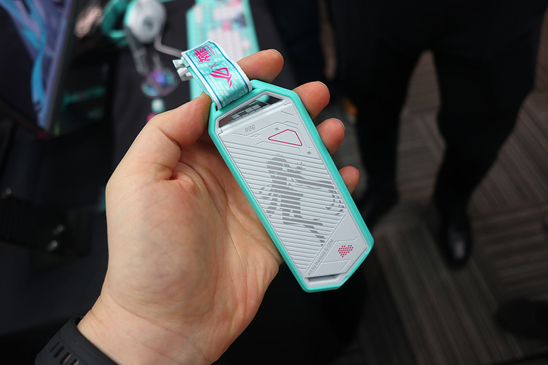 ROG Strix Arion Hatsune Miku Edition