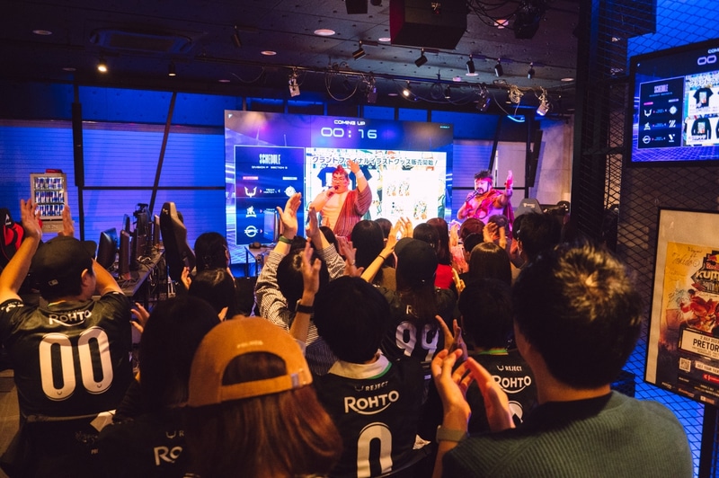 オフライン会場でのMCはNOモーションの2人