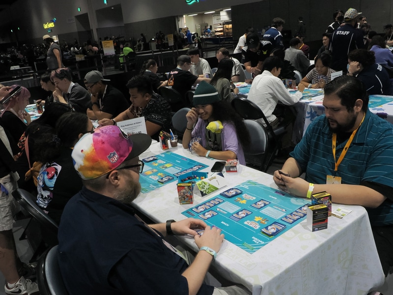 Tabletop Play Area。ポケモンカードゲームやMTGなどカードゲームの対戦場