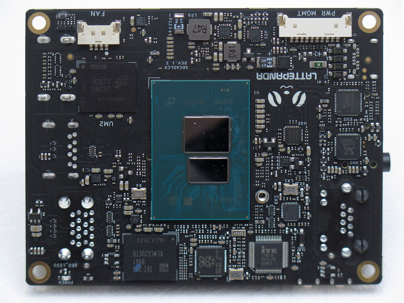 Intel N150が実装されている裏面。メモリはMicronの「MT62F1G64D4ZV-026」を採用している。最大7,500MT/sの高速品だ