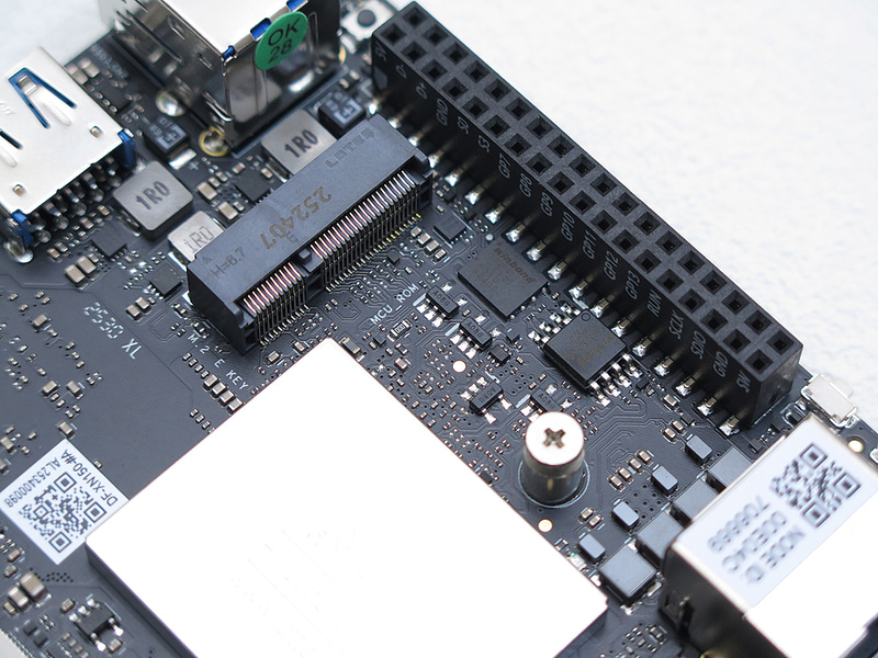 E-KeyのM.2が1基空いているが、こちらはWi-Fi用だ