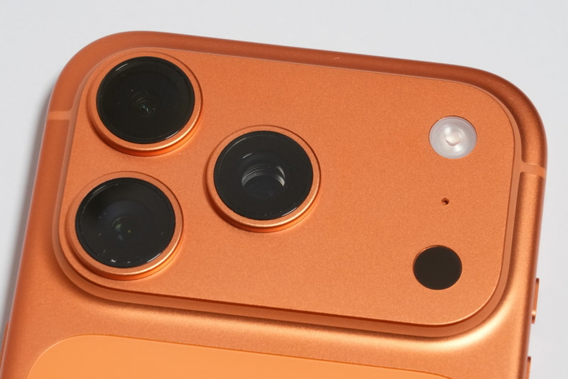 17 Pro/17 Pro Maxは48MP Fusionメイン、48MP Fusion超広角、48MP Fusion望遠で構成された48MP Pro Fusionカメラシステムを搭載