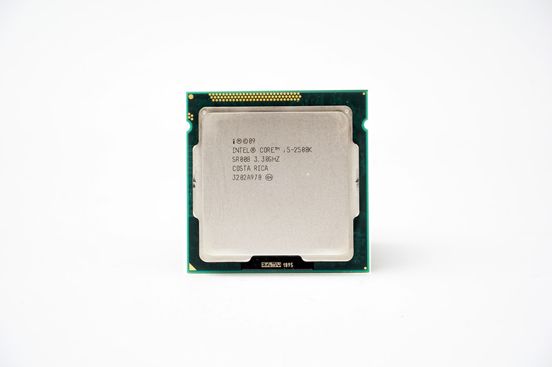 Core i5-2500K。4コア4スレッドでソケットは同じくLGA1155