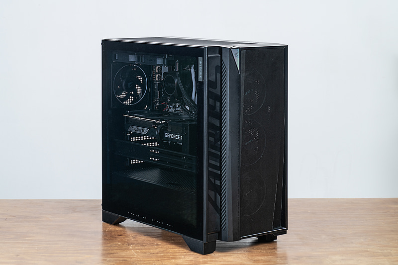 消灯すればシックなデザインに