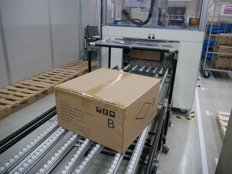 主にキーボードやマウスなどの添付品のダンボールを開けることが多い