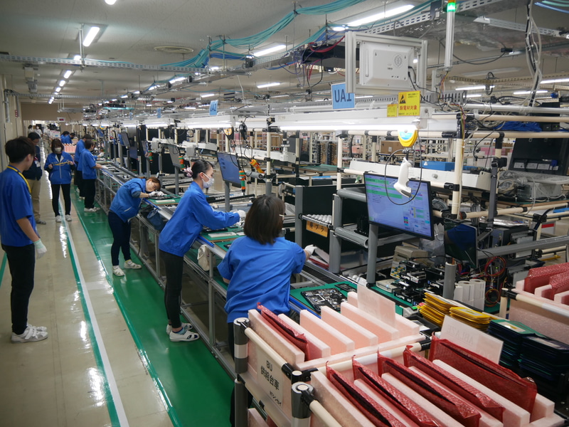 新設した「ABLAZE」ライン。セルラインとは異なり、多くの人が作業をしている。2026年1月からは別の場所に移設するという