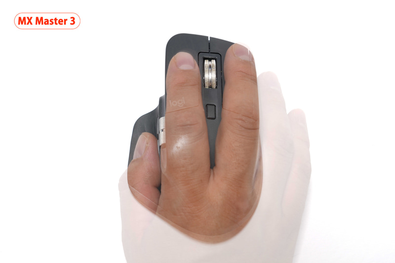 サイズは、MX Master 4(左)が88.2×128.2×50.8mm、MX Master 3(右)が84.3×124.9×51mm。微妙にサイズは異なるが、握り心地からは両者に差は感じない