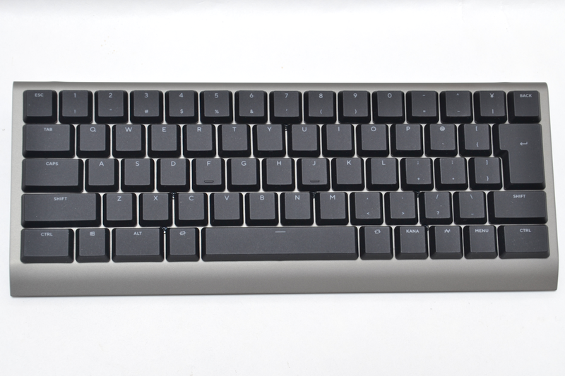 「mini」は「TKL」のカーソルキーやファンクションキーを取り除いた形。左右の余りも減らされ省スペース化