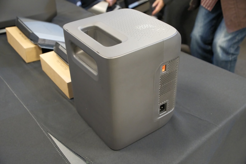 出っ張らないデザインのグリップ