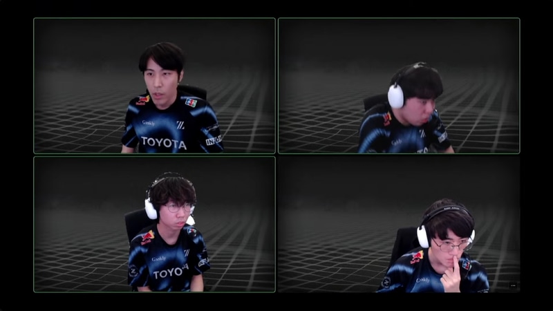 試合に勝利した時のプレーヤーカメラの映像より。確かにももちはヘッドセットをしておらず、そしてインパクトを返して勝利した瞬間、喜ぶ前に少し驚きのリアクションを見せていた