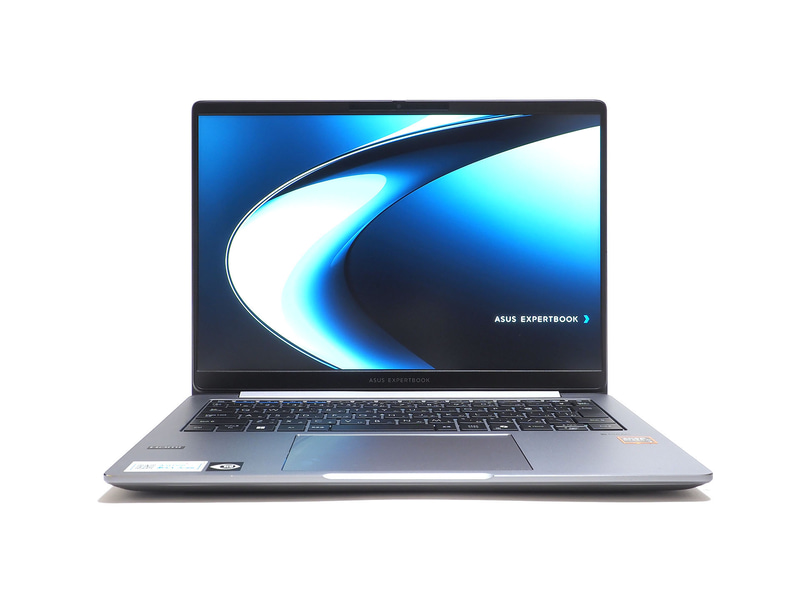 アスペクト比は16:10で縦方向の情報量を拡大。14型というモバイルでちょうどよいサイズ感だ