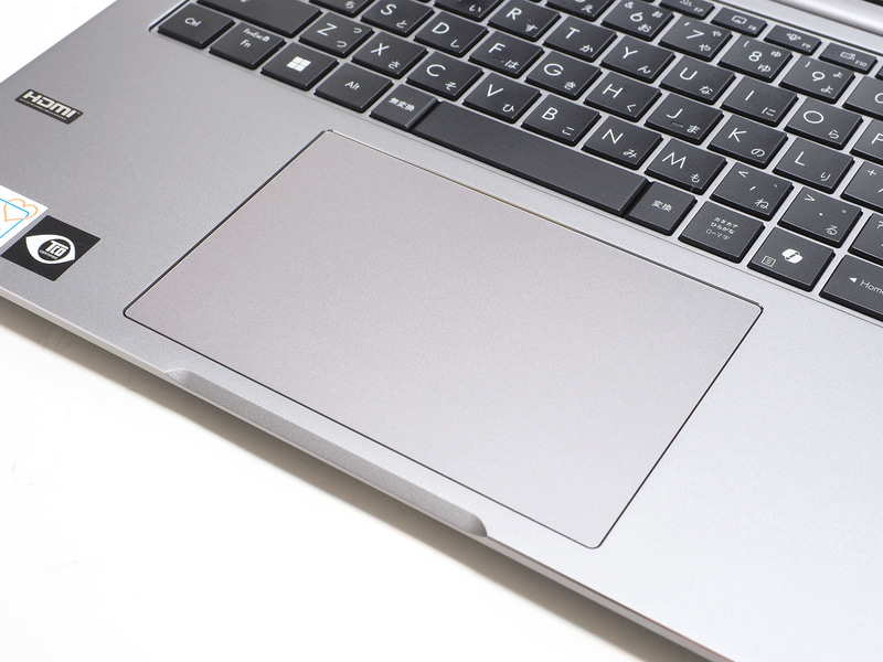 タッチパッドも大面積