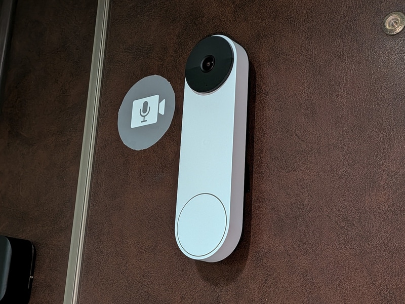 筆者宅の玄関に取り付けたGoogle Nest Doorbell