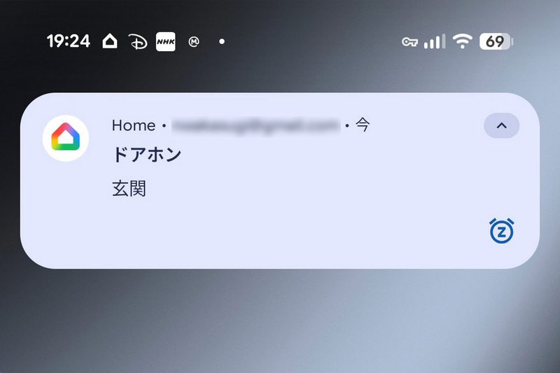 呼び鈴ボタンが押されると、このように通知が表示される。タップするとカメラ画面に切り替わる