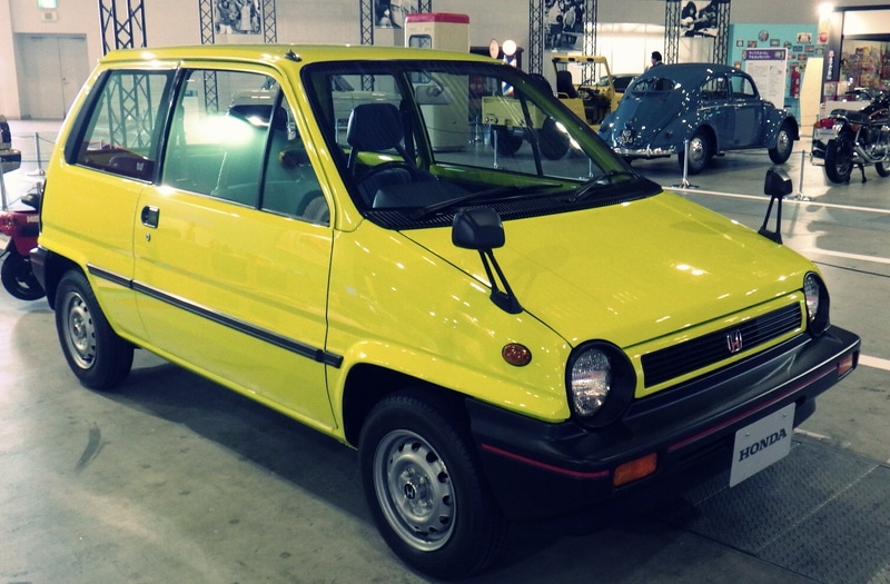 小型乗用車「シティ」の外観(前面側)。2025年10月30日に筆者が撮影