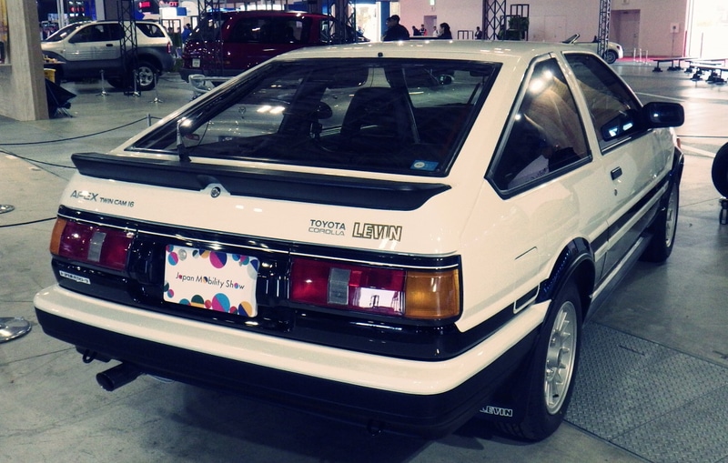 「カローラ レビン」の外観(後面側)。2025年10月30日に筆者が撮影