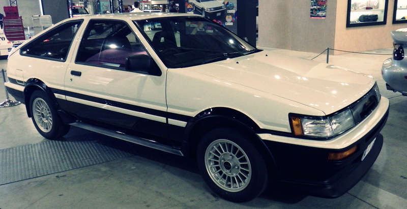 「カローラ レビン」の外観(前面側)。2025年10月30日に筆者が撮影