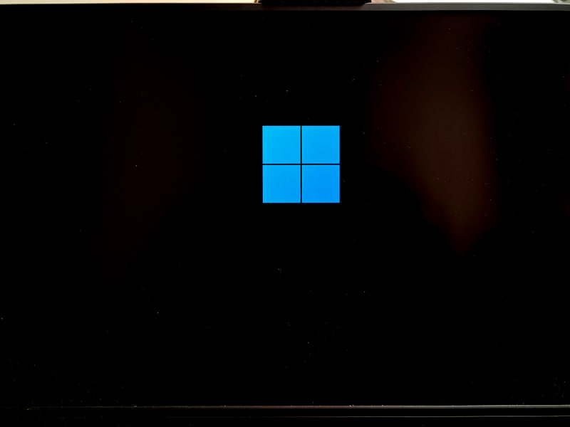 Windows 11 on Armのインストーラは一瞬起動するがすぐにエラーメッセージに