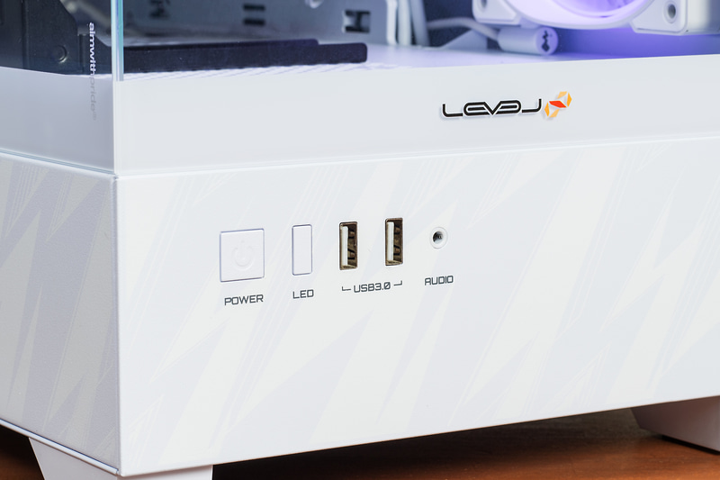 LEDボタンの長押しでLEDだけを消灯できる