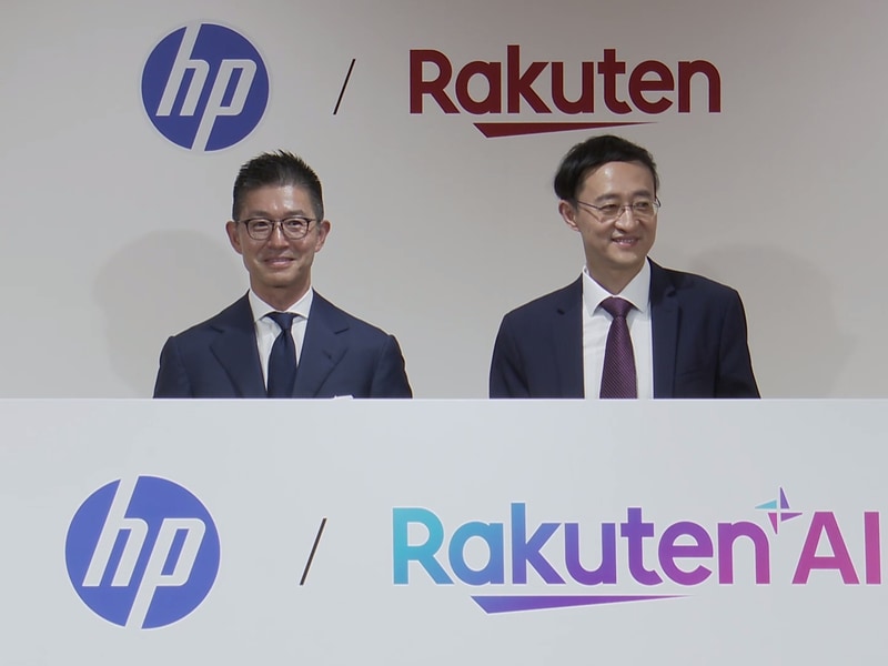 左: 、日本HP社長執行役員の岡戸伸樹氏、右: 楽天グループチーフAI&データオフィサーのティン・ツァイ氏