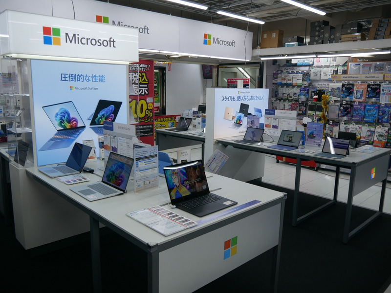 日本マイクロソフトのSurfaceの販売コーナー