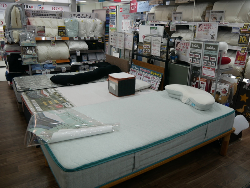 6階の寝具コーナー。実際に体験ができる