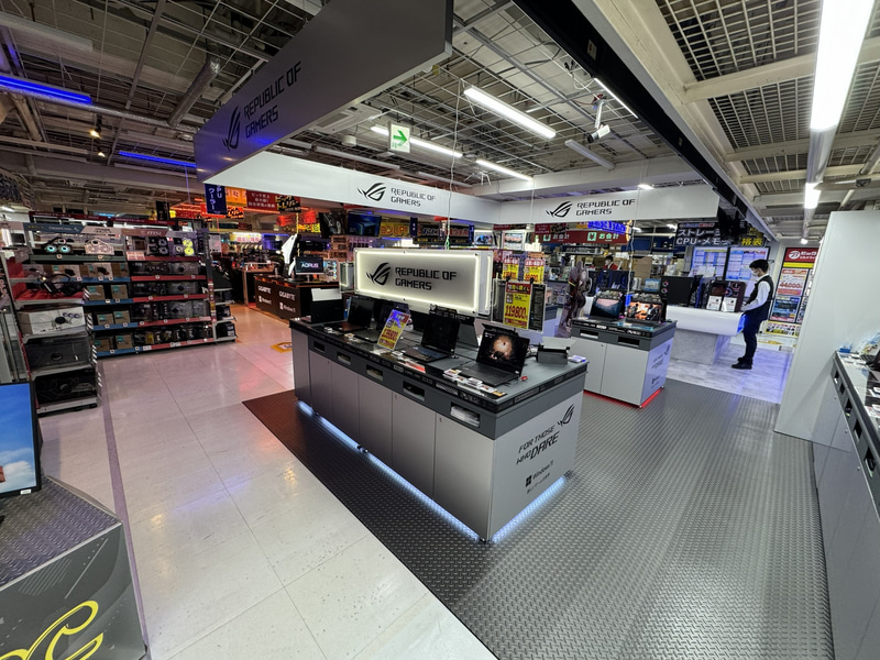 6階にはASUSのROG専用コーナーを設置