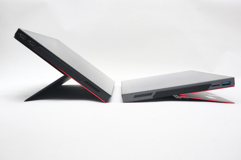 キックスタンドの内蔵化により、大幅に後部に倒れるようになったため、ペン入力がしやすくなった(ペンは別売りだが)