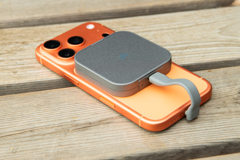 iPhoneの背面に取り付け可能