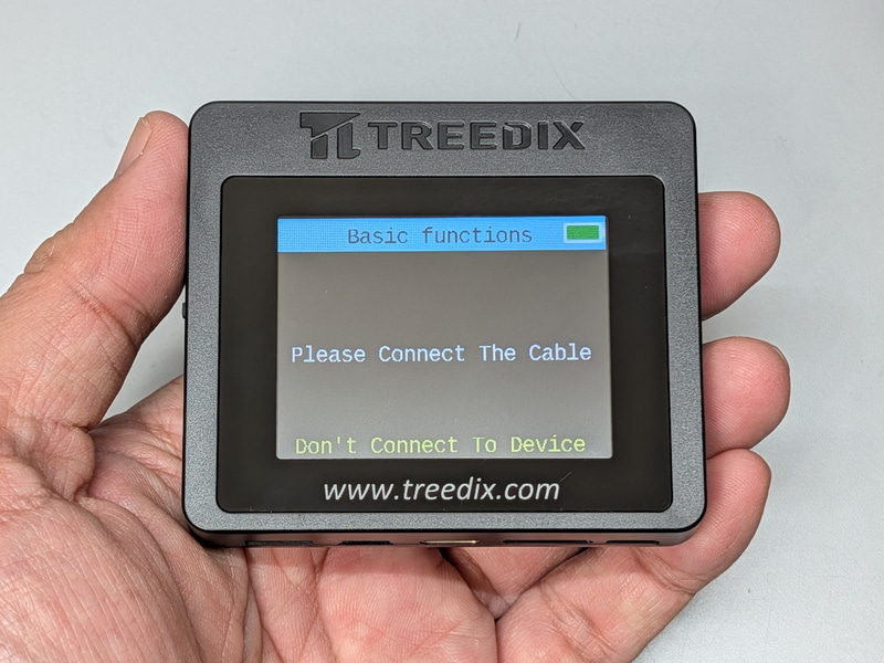 電源をオンにするとこのようにケーブルの接続を促す画面が表示される