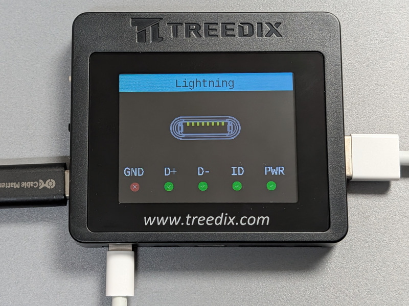 これはLightningケーブル接続時の画面。Lightningに対応しているのはそもそも珍しい