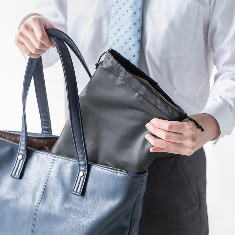 付属のポーチで持ち運び可能