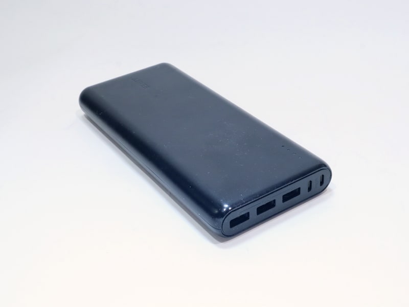 今回処分しようと思っているモバイルバッテリはAnkerの「Anker PowerCore 26800」だ。容量は26,800mAhで、筆者手持ちの中では最大級だったりするが、さすがにUSB Type-A出力のみでは用途が見当たらず