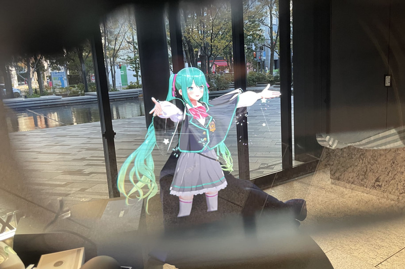 XREAL 1Sに表示された初音ミクのホロモデル