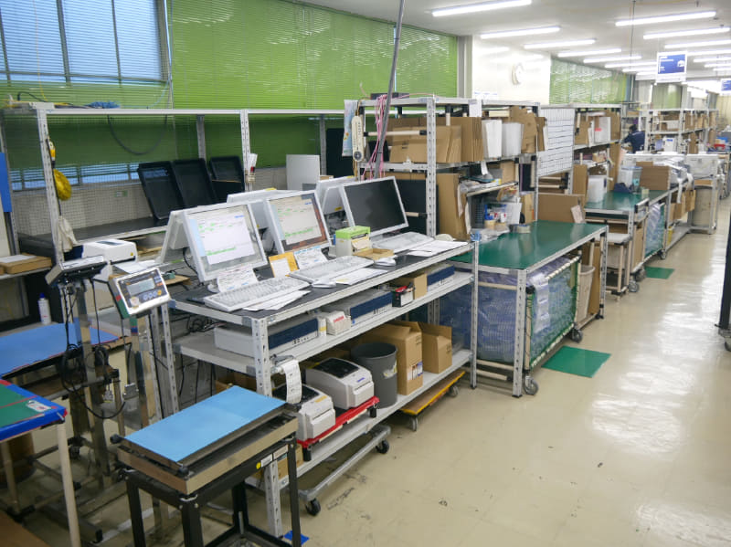 着荷した部品を管理し、修理エリアに供給する