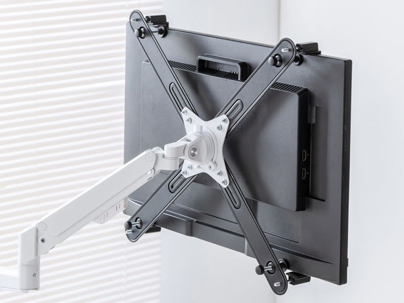 24型モニターでの取付例